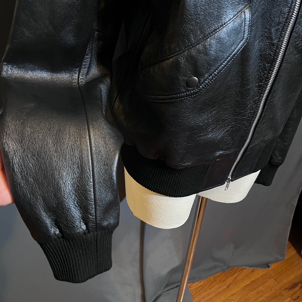 VINCE Men’s Leather Bomber Jacket In Black - Picture 6 of 16